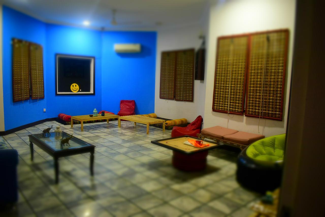 Roots Hostel Nueva Delhi Exterior foto